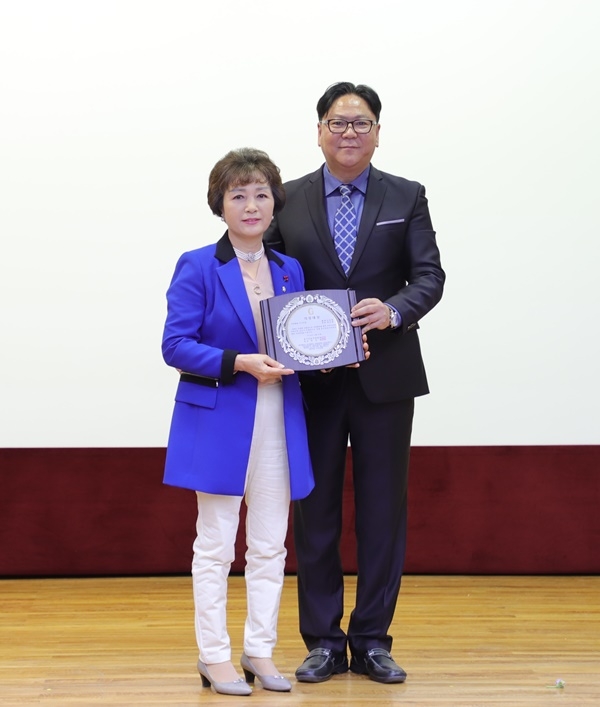 최은영 의원, 경기언론인연합회 의정대상 수상